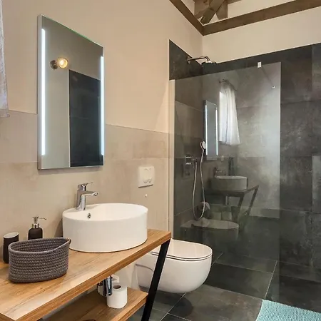Schönes Haus In Mit Sauna Ferienhaus *